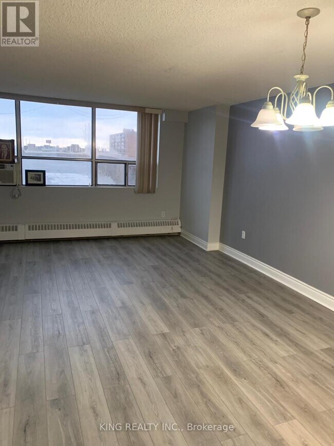 Building Photo - 25 Sunrise Ave