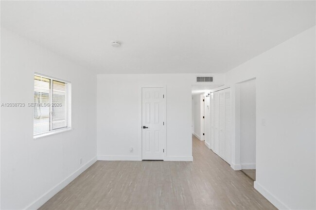 Foto del edificio - 921 NW 5th Ave