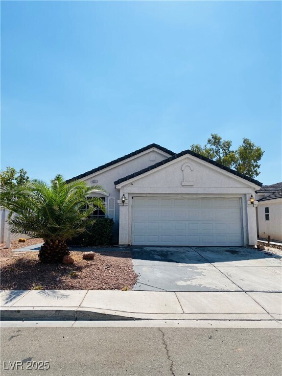 Foto principal - 4232 Village Hills St
