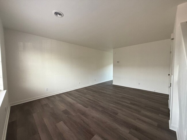 Foto del edificio - 2 Bedroom 1.5 Bathroom Apartment in Johnso...