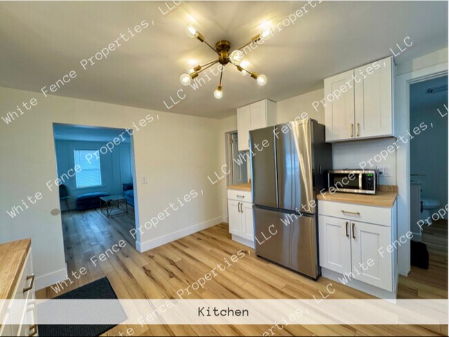 Foto del edificio - 247 Strong Ave