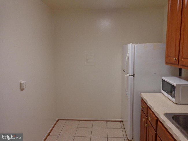 Building Photo - 8004 Chanute Pl