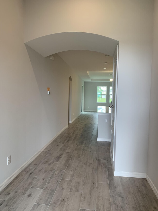 Building Photo - 5563 Sabal Dr