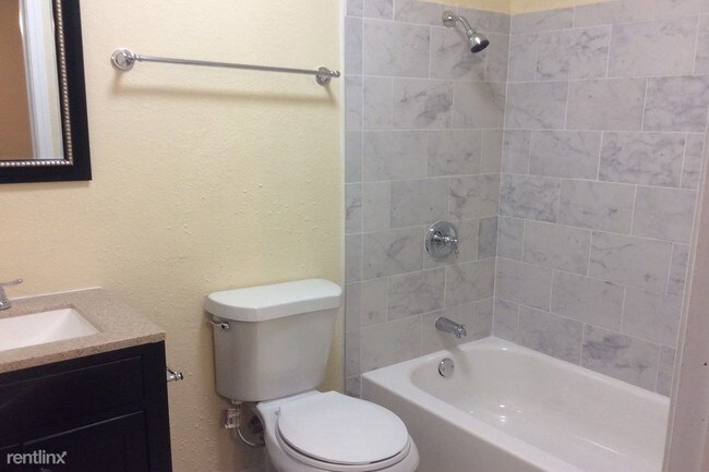 Building Photo - 129 Yorkshire Dr