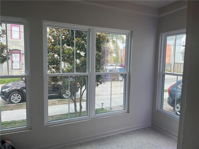 Building Photo - 2706 Soniat St