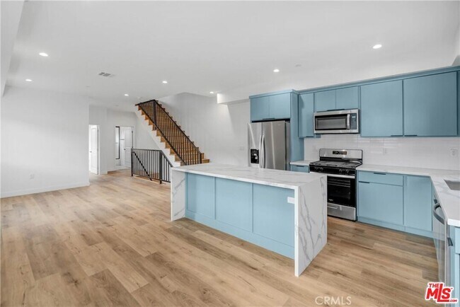 Foto del edificio - 4440 Turquoise St