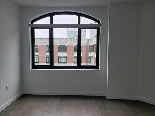 Building Photo - 125 Parkside Ave