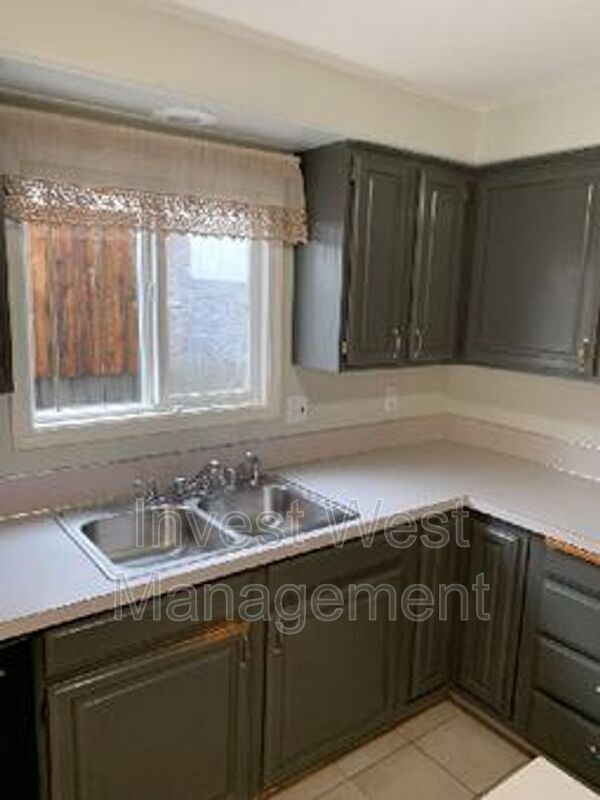 Building Photo - 4709 NE 130th Ave
