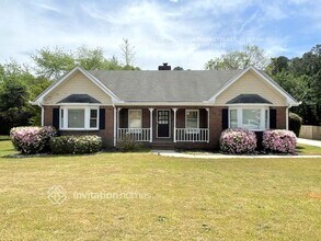 Building Photo - 1231 Great Oaks Dr SE