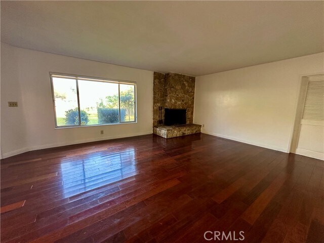 Foto del edificio - 2115 Holly Ave