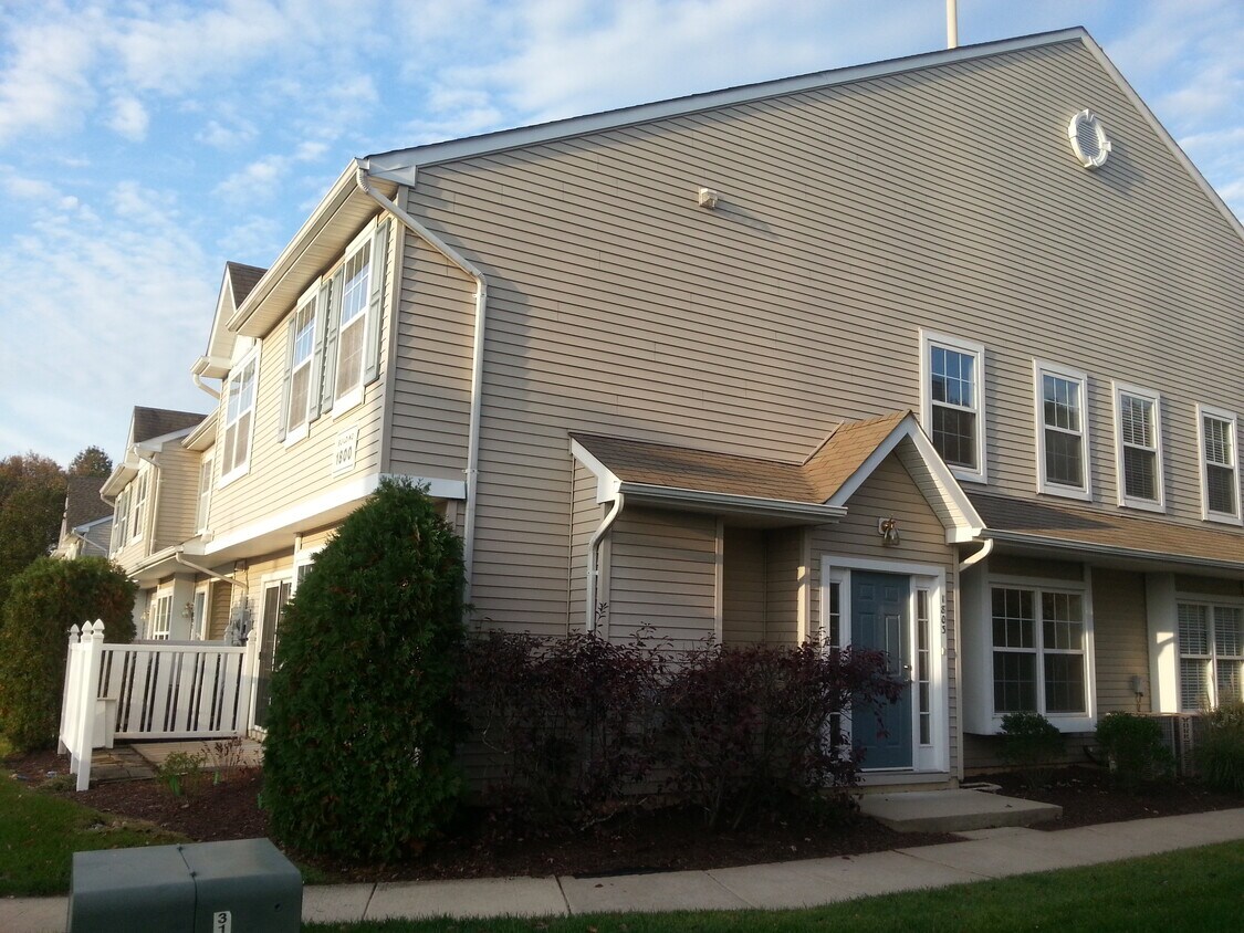 5604 Essex Ln, Mount Laurel, NJ 08054 Townhome Rentals in Mount