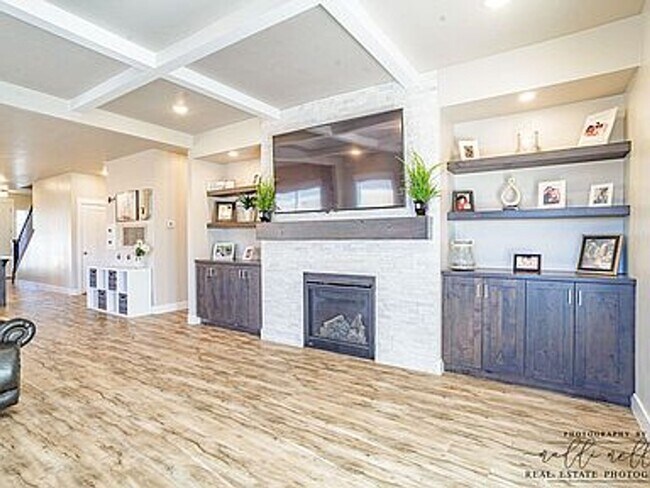 Building Photo - Gorgeous 4 bedroom 2.5 bath in Cedar City!!