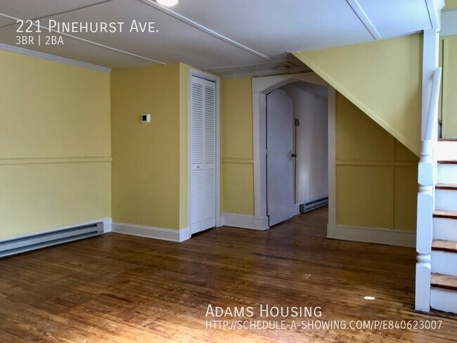 Foto del edificio - Spacious 3 Bedroom House Close to Campus