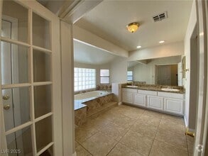 Building Photo - 9312 Angelfish Dr