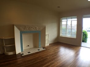 Building Photo - 205-207 N Tennant St