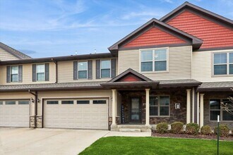 Building Photo - 463 Cambria Dr