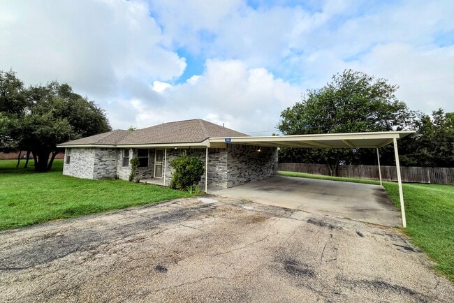 Building Photo - Charming 3-Bed, 2-Bath Country Home in Kem...
