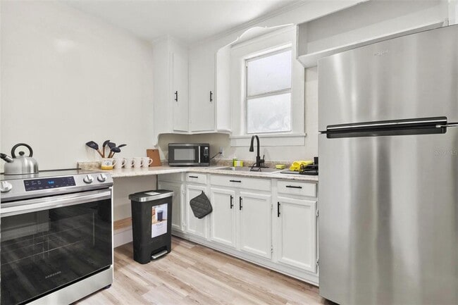 Foto del edificio - 1735 Yale St S