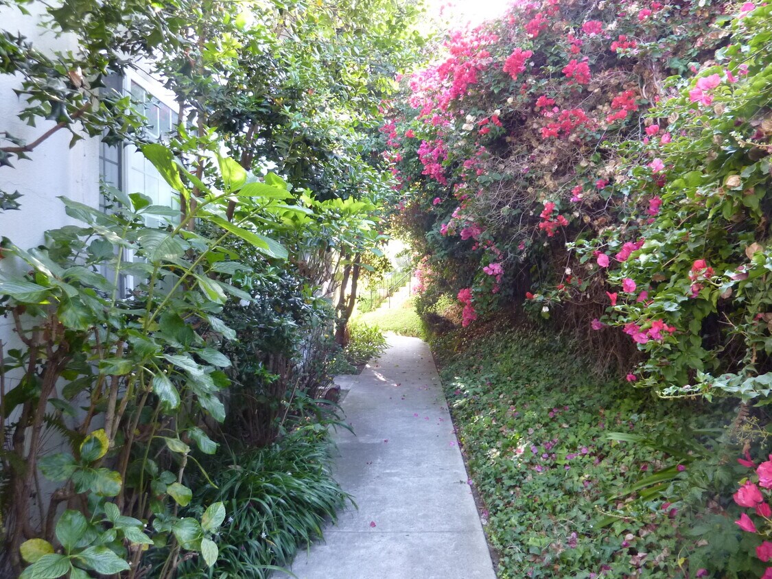 Primary Photo - 16174 W Sunset Blvd