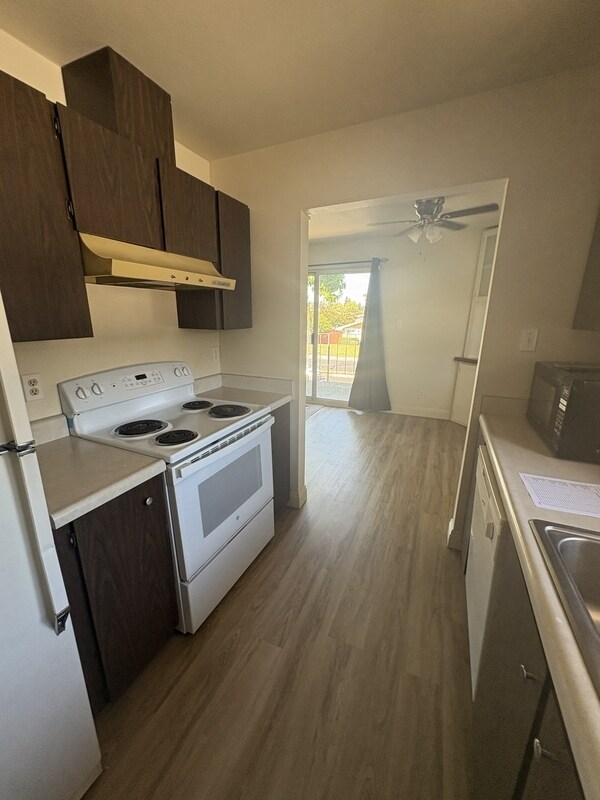 Foto del edificio - 1305 Southwest Blvd