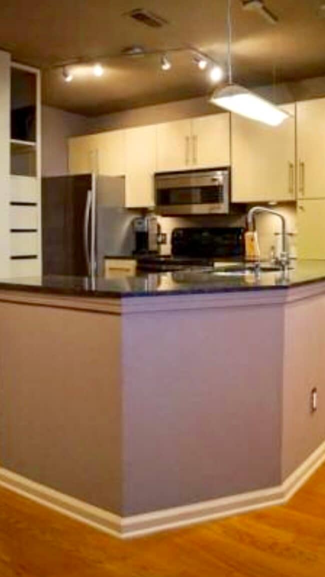 Kitchen - 920 E 62nd St