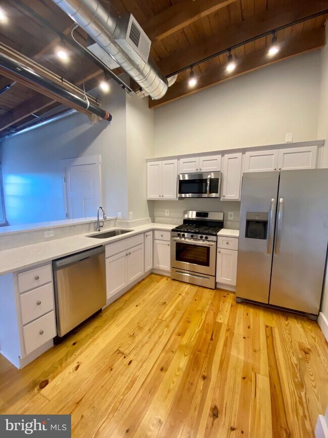 Building Photo - 401 Princess Anne St