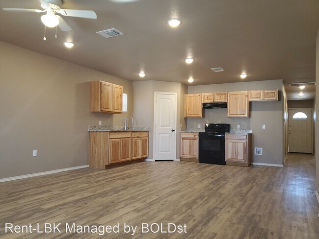 Foto del edificio - 3 br, 2 bath House - 2210 E 10th Street