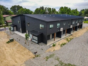 Building Photo - 218 Reda Ln
