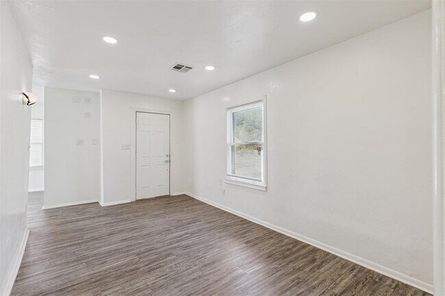 Foto del edificio - 1006 SE 51st St