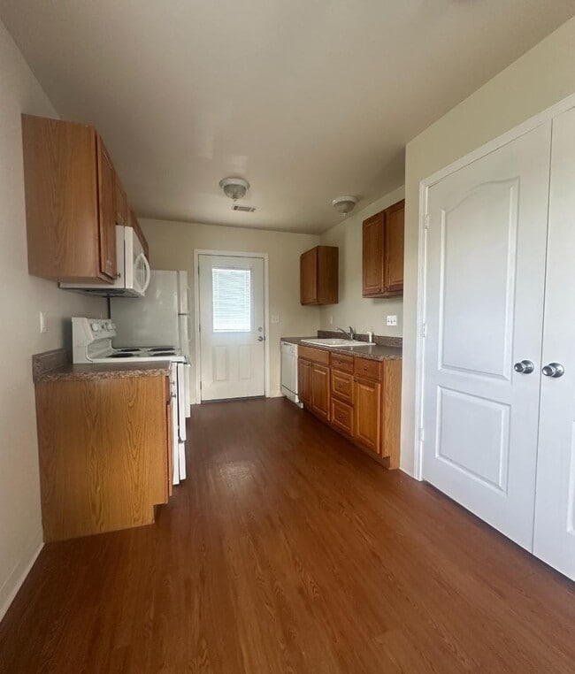 Building Photo - 318 Whaley Ln