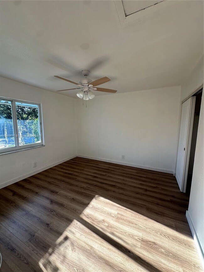 Foto del edificio - 2891 NW 13th Ct