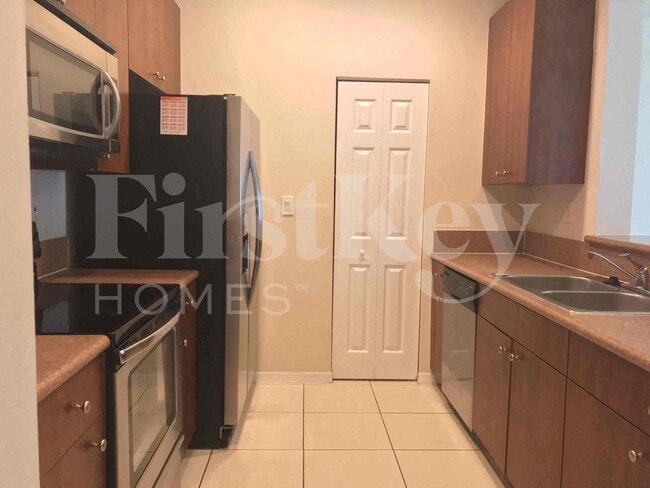 Foto del edificio - 2281 NE 42nd Cir