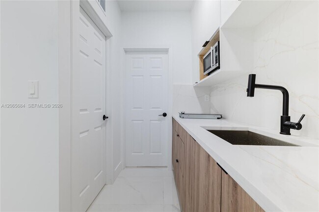Foto del edificio - 5261 SW 89th Ave