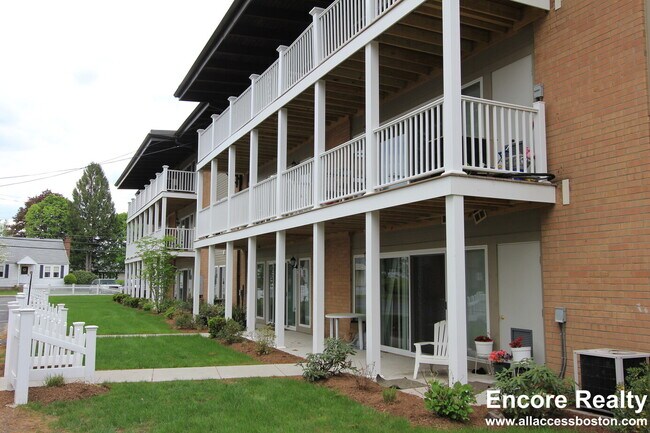 Foto del edificio - 4 Westgate Dr