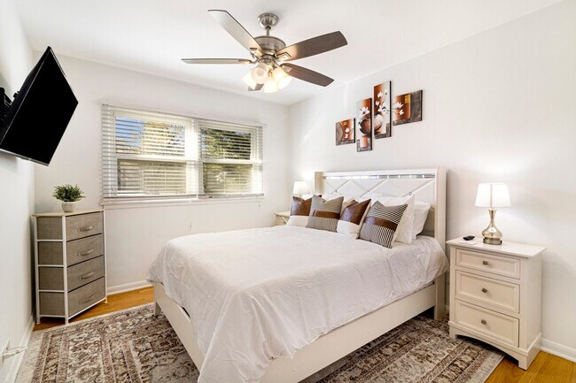 Building Photo - 1555 Orchard Rd