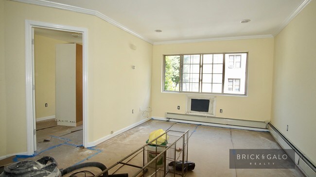 Building Photo - 600 Thwaites Pl