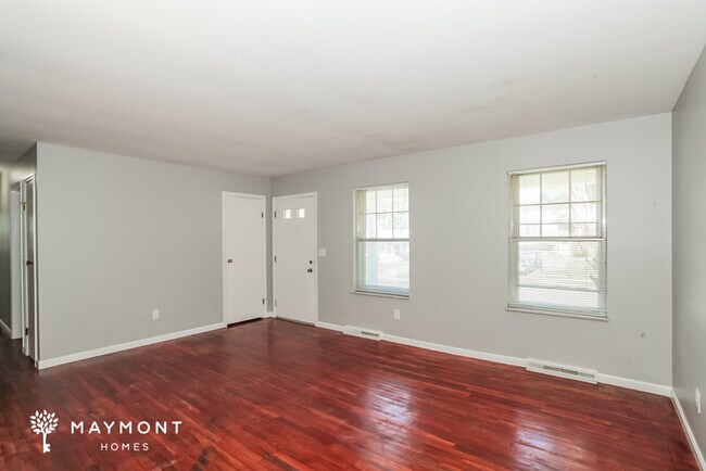 Building Photo - Lovely 3 Bedroom