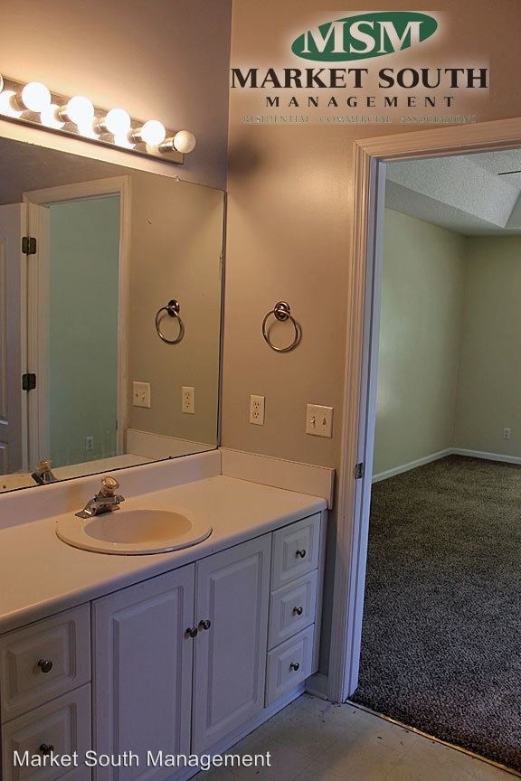 Building Photo - 4 br, 2 bath House - 110 St Ives Way