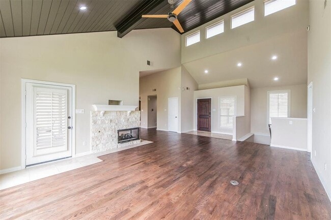 Building Photo - 239 Oak Hill Dr