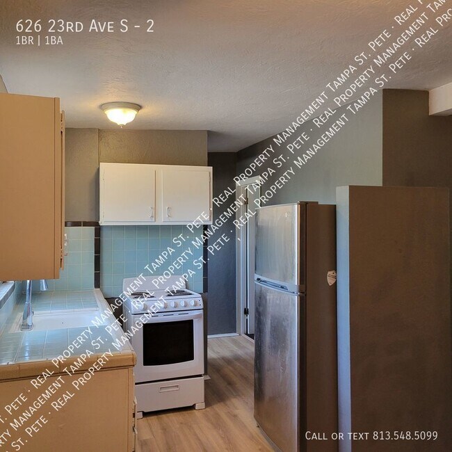 Foto del edificio - ***FREE RENT***