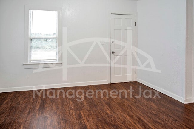 Photo - 1671 W 35th St House