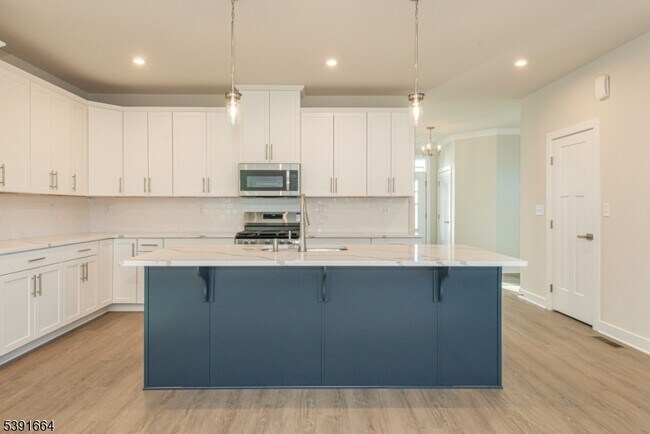 Foto del edificio - 14 Willow Ln