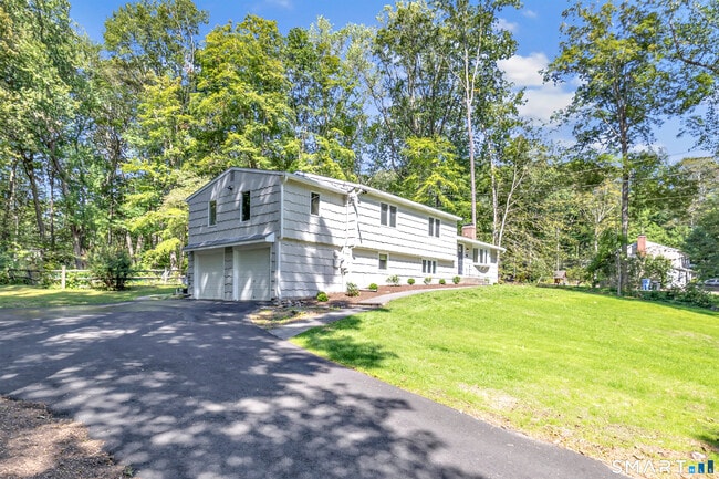Building Photo - 48 Crestwood Rd