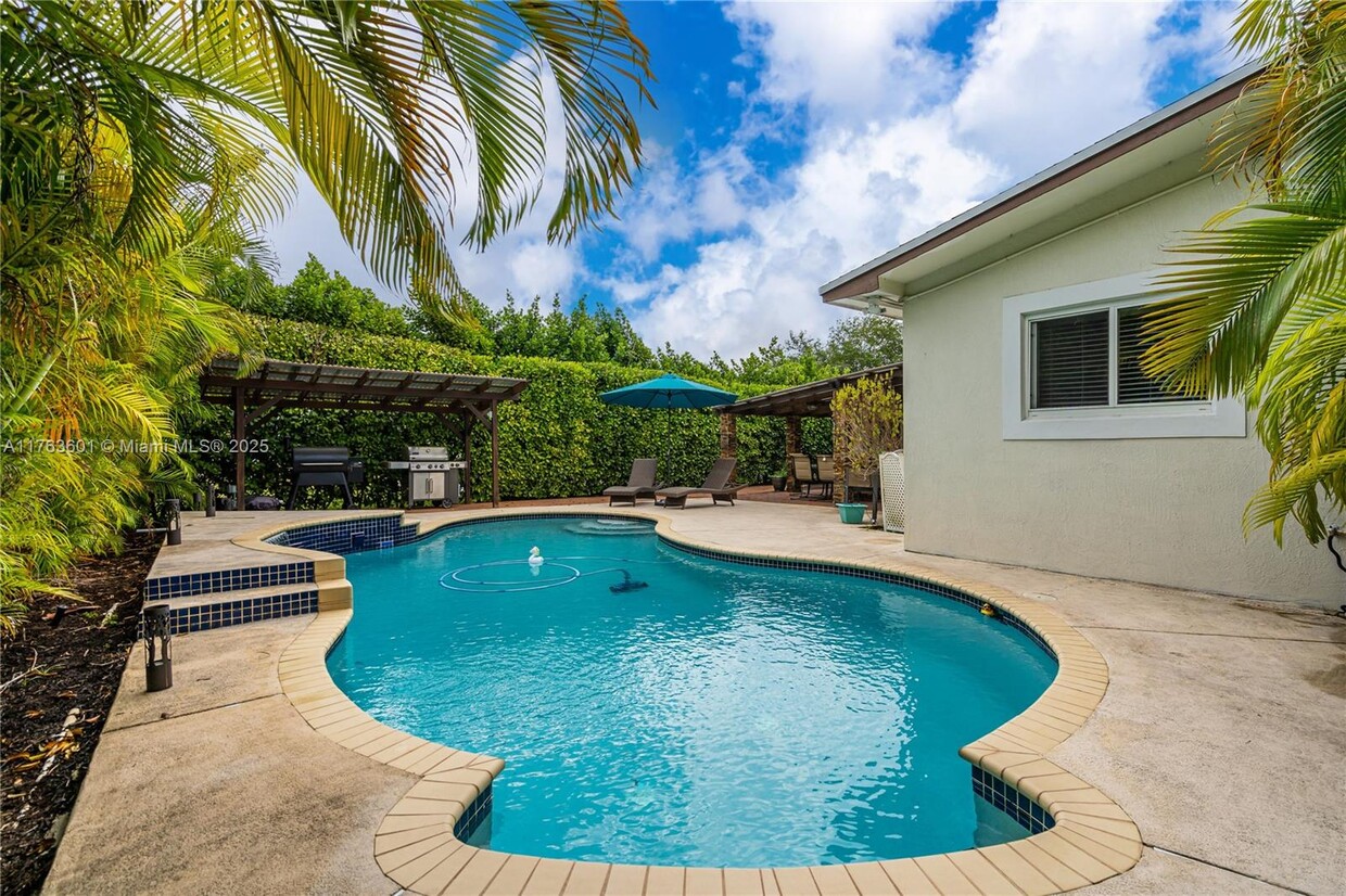 Foto principal - 9699 SW 35th St