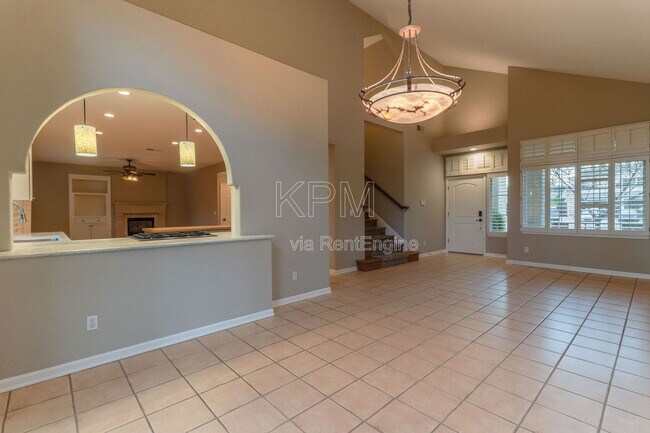 Building Photo - 2326 Carriage Dr