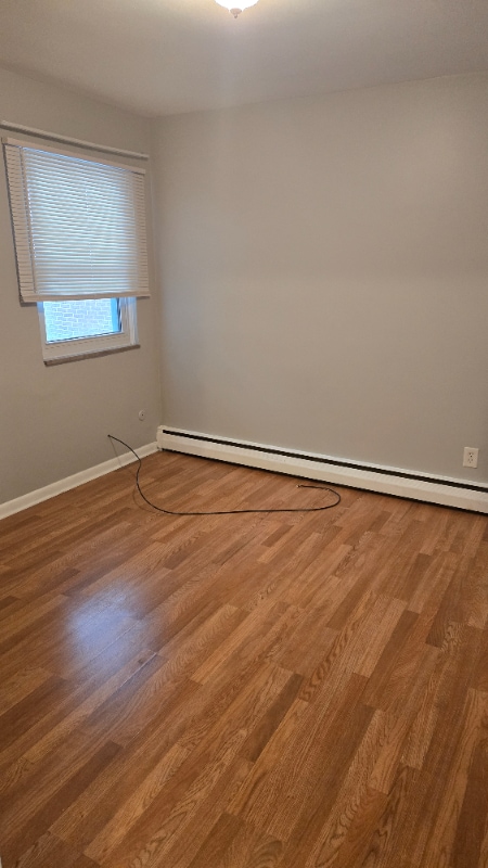 Building Photo - 705 E Bennett Ave