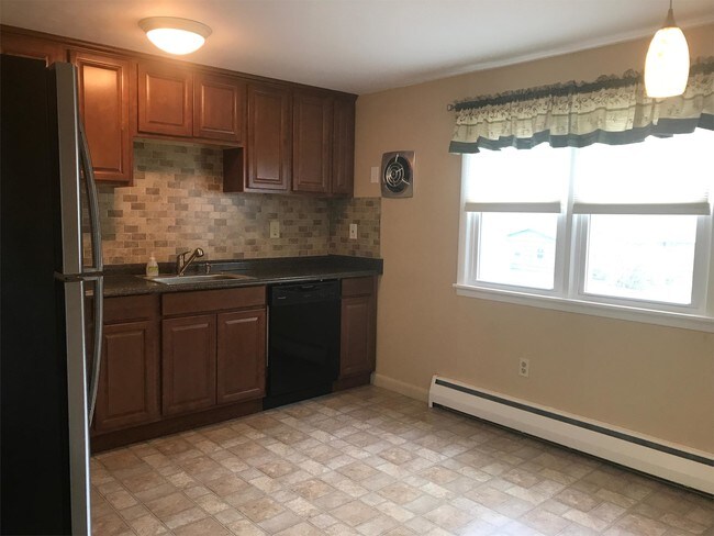 Building Photo - 3 Shady Ln