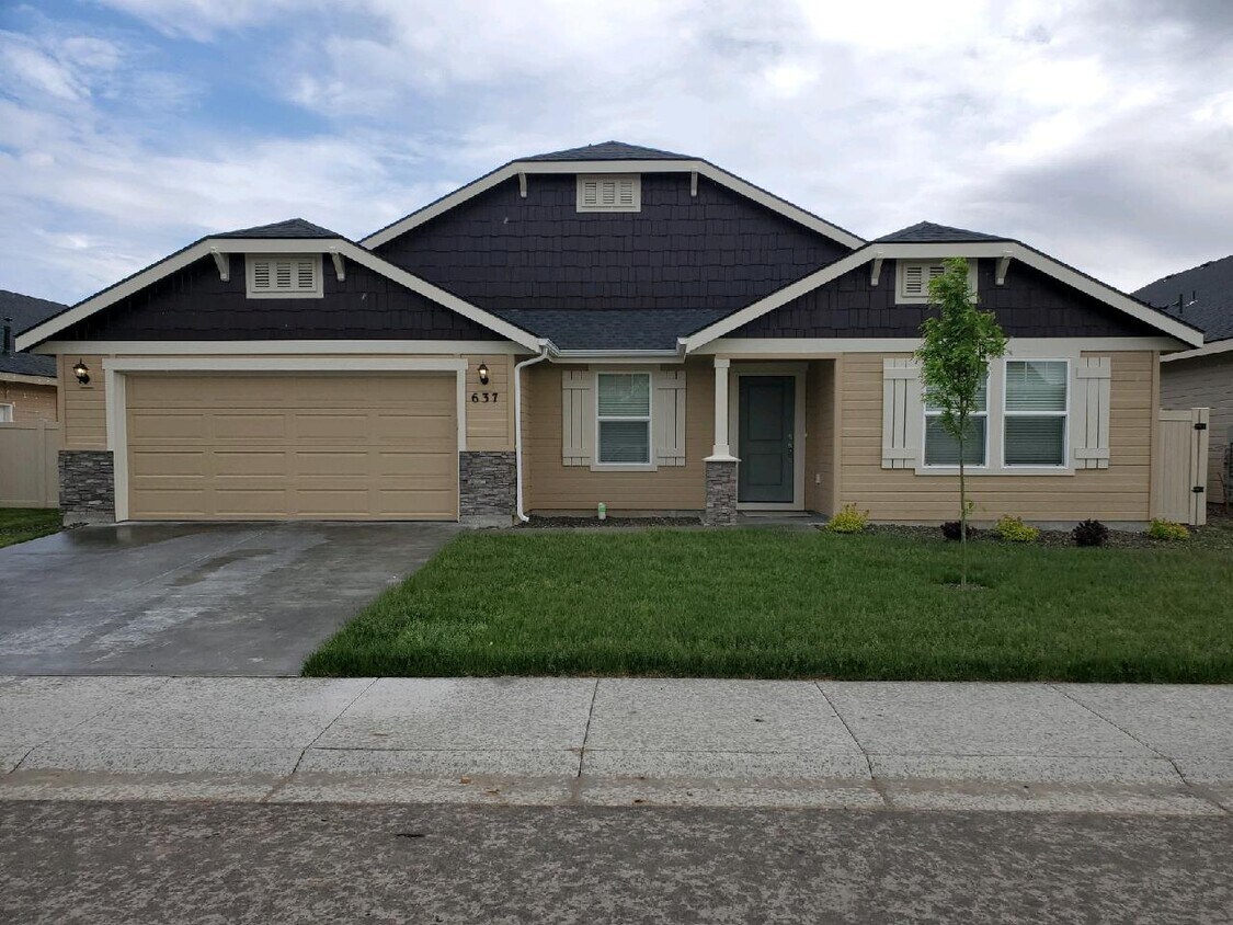 Foto principal - 637 E Warrior Basin St