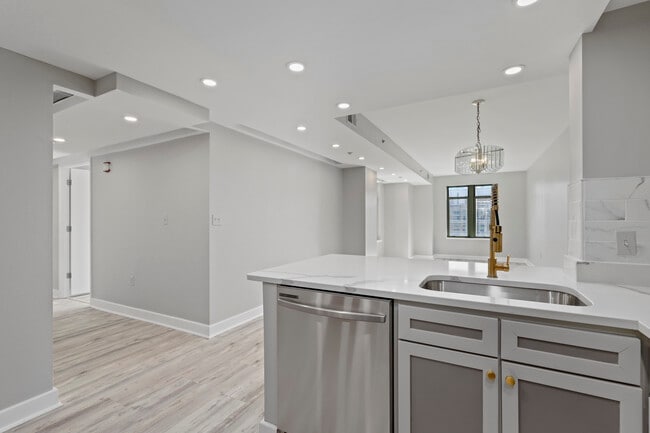Building Photo - 1150 K St NW