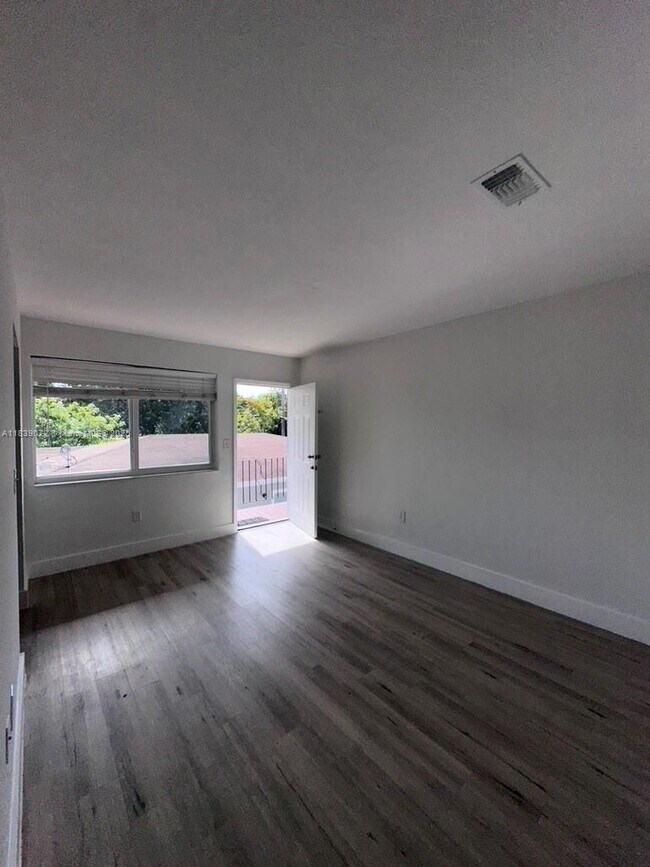 Foto del edificio - 69 NW 35th St